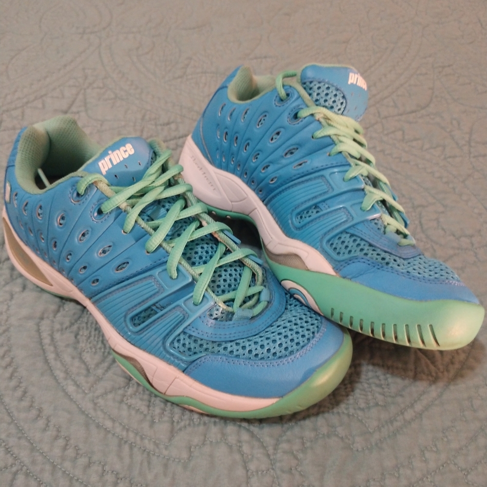 Ladies Prince tennis shoes size 8